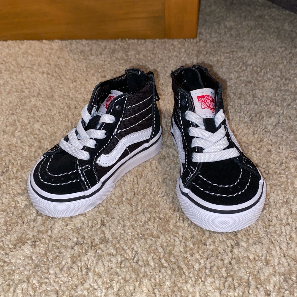 NWOT Infant Vans